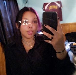 Meet your Posher, Rena